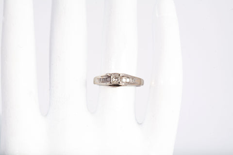 Ladies 14k White Gold Princess Cut Diamond Engagement Ring