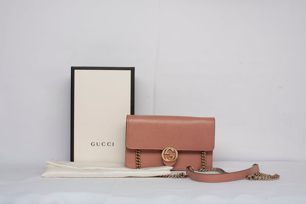 Gucci Pink Pebbled Leather Interlocking G Medium Shoulder Bag - Yoogi's  Closet