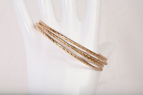 Ladies 14k Yellow Gold 2.0mm Wide Textured Bangle Bracelet Set Size 8"