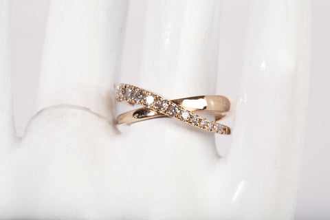 Ladies 14k Yellow Gold Criss-Cross Diamond Ring