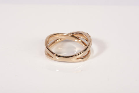 Ladies 14k Yellow Gold Criss-Cross Diamond Ring