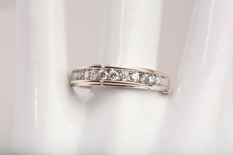 Unisex 14k White Gold Channel-Set Round Cut Diamond Wedding Band