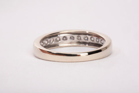 Unisex 14k White Gold Channel-Set Round Cut Diamond Wedding Band