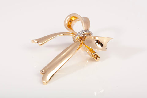 Ladies 14k Yellow Gold Bow Pearl Strand Enhancer w/ Diamonds 0.05CTW