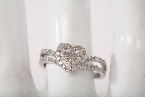 Ladies 10k White Gold Multi-Diamond Heart Frame Ring