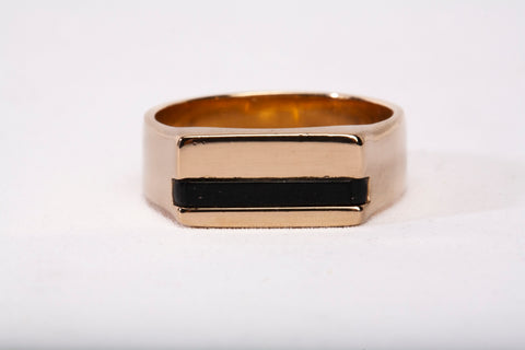 Gentlemen's 14k Yellow Gold Onyx with Amethyst Accent Ring