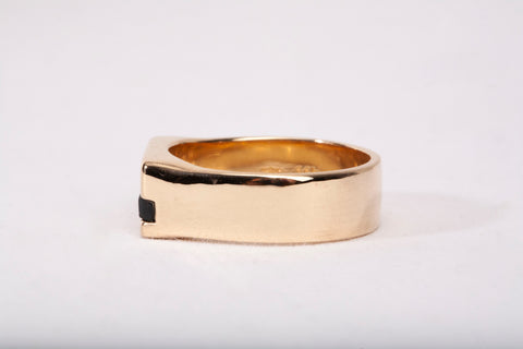 Gentlemen's 14k Yellow Gold Onyx with Amethyst Accent Ring