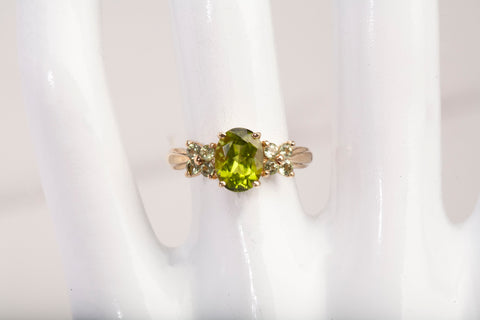 Ladies 10k Yellow Gold Oval Cut Peridot Cocktail Ring