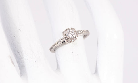 Ladies 14k White Gold Halo Solitaire Round Cut Diamond Engagement Ring