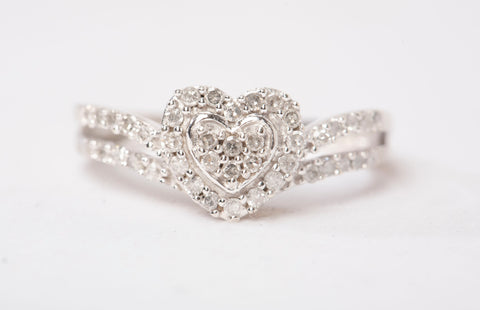 Ladies 10k White Gold Multi-Diamond Heart Frame Ring