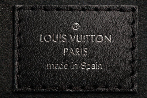 Authentic Louis Vuitton Black Neverfull MM Epi Leather Tote Bag