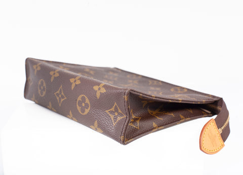 Authentic LOUIS VUITTON Monogram Canvas Toiletry 19