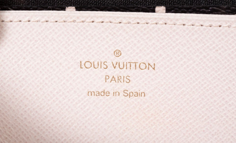 Authentic Louis Vuitton Crafty Zippy Wallet in Good Pre-Loved Condition!!