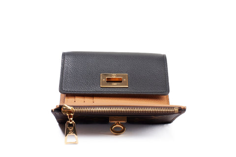 Authentic Louis Vuitton Monogram Victorine On My Side Wallet