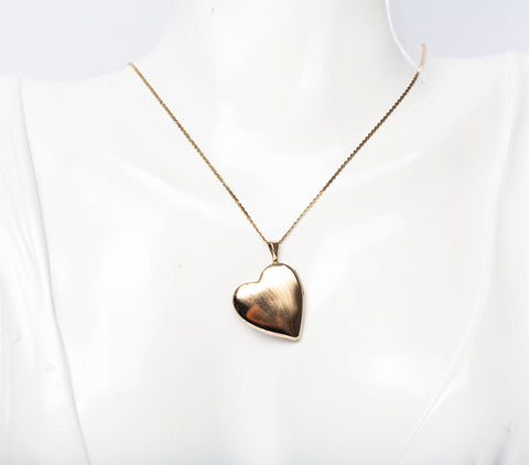 Precious Heart Shaped 14k Yellow Gold & Mother of Pearl Locket Pendant