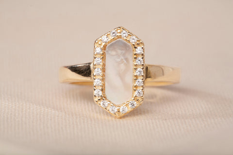 Ladies 14k Yellow Gold Synthetic Mother of Pearl Elongated Hexagon Cocktail Ring
