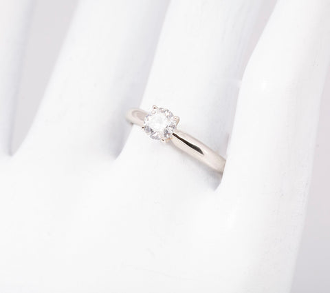 Ladies 14k White Gold Round Cut Solitaire Diamond Engagement Ring