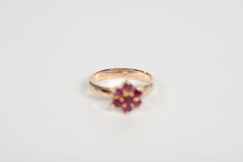 Ladies 18k Yellow Gold Flower Ruby Ring Size 8.5