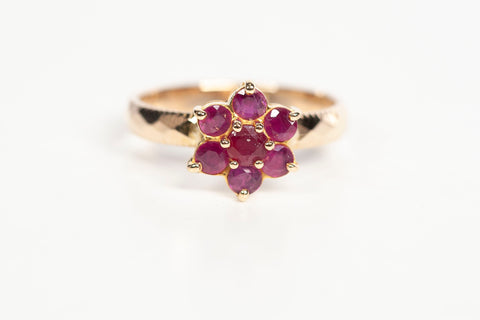 Ladies 18k Yellow Gold Flower Ruby Ring Size 8.5
