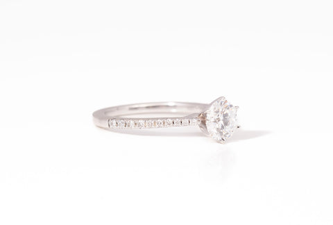 Stunning 14 White Gold 1CT Round Cut Lab Grown Diamond Engagement Ring