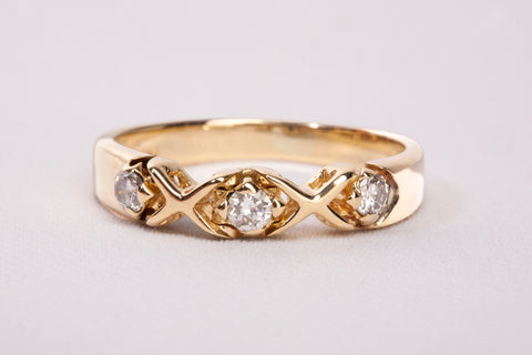 Ladies 14k Yellow Gold Crisscross "X" Diamond Ring