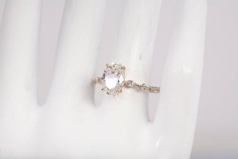 Brand New 14k Gold The Lindsey Set Lab Grown 2.02 CT Oval Cut Engagement Ring