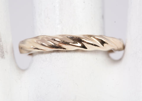 Ladies 14k Yellow Gold Braided Band Size 6.5