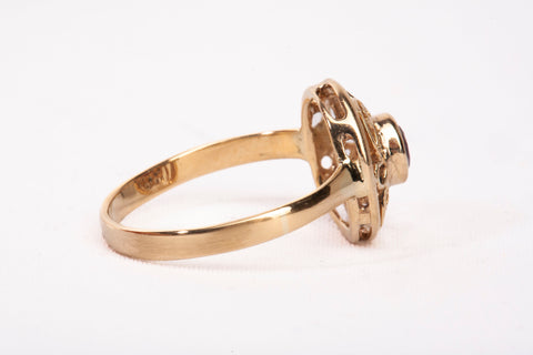Ladies 14k Yellow Gold Ruby Filigree Ring
