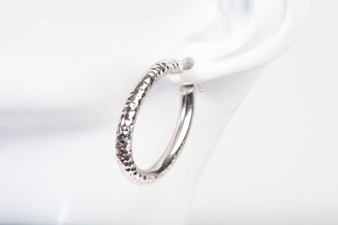 Ladies 14k White Gold Diamond Cut Style Oval Hoop Earrings