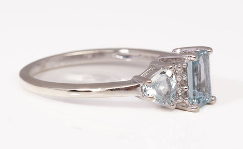 Ladies 14k White Gold Aquamarine With Diamond Accents Engagement Ring
