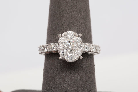 Ladies 14k White Gold Oval Halo Round Cut Diamond Engagement Ring