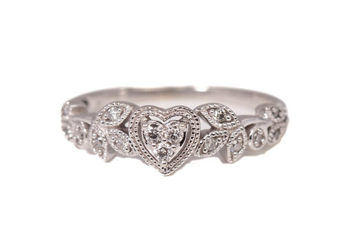 Ladies 10k White Gold Heart & Leaf Design Diamond Ring 0.90CTW