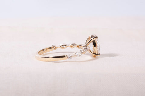 Brand New 14k Gold The Lindsey Set Lab Grown 2.01 CT Oval Cut Engagement Ring