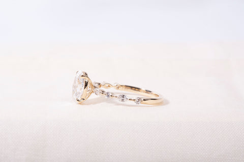 Brand New 14k Gold The Lindsey Set Lab Grown 2.01 CT Oval Cut Engagement Ring