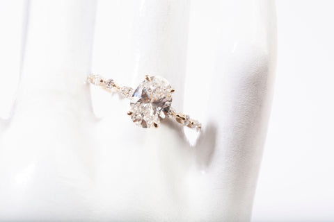 Brand New 14k Gold The Lindsey Set Lab Grown 2.01 CT Oval Cut Engagement Ring