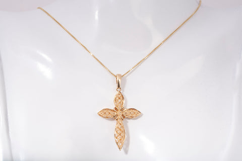 Ladies 14k Yellow Gold Diamond Cut Filigree Cross Pendant Necklace