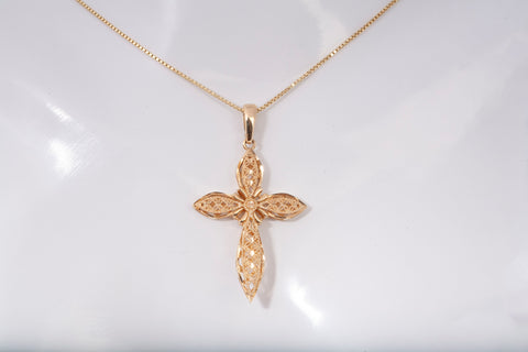 Ladies 14k Yellow Gold Diamond Cut Filigree Cross Pendant Necklace