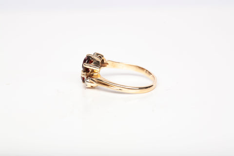 Ladies 10k Yellow Gold Garnet & Diamond Accent Ring 0.10CWT