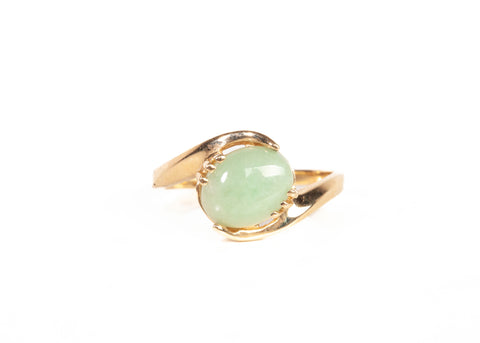 Ladies 14k Yellow Gold Jade Ring Size 6