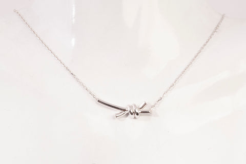 Ladies 18K White Gold Knot Necklace