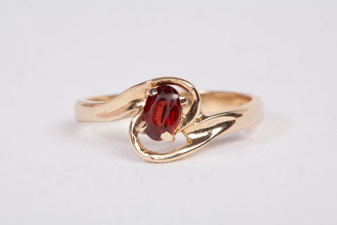 Vintage 14k Yellow Gold Garnet Bypass Ring