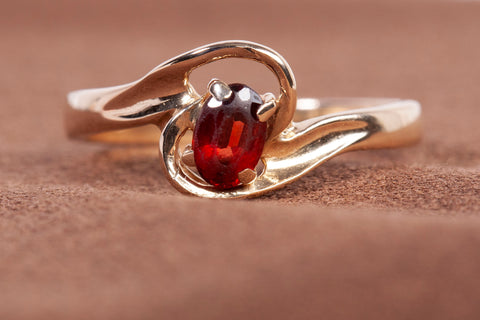 Vintage 14k Yellow Gold Garnet Bypass Ring