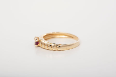 Ladies 14k Yellow Gold Ruby Ring Size 5.5
