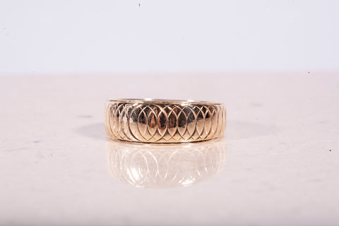 14k Yellow Gold Overlapping Spiral Circle Pattern Wide Band