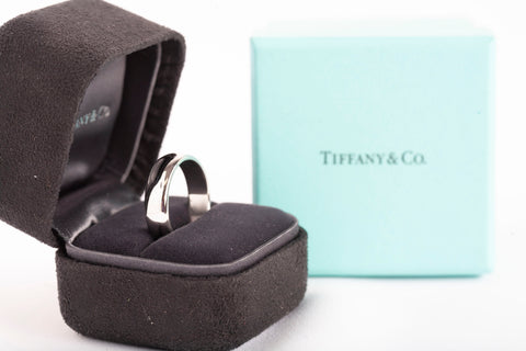 Authentic Tiffany & Co. Gentlemens Platinum .950 Forever Wedding Band