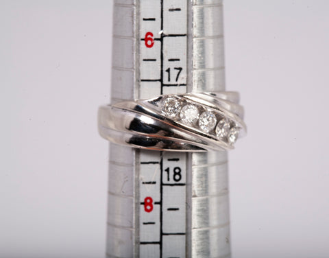 Men's 10k White Gold .20TCW Diamond Wedding Band