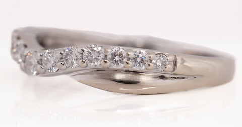 Ladies 14k White Gold Chevron Diamond Ring Size 8.5