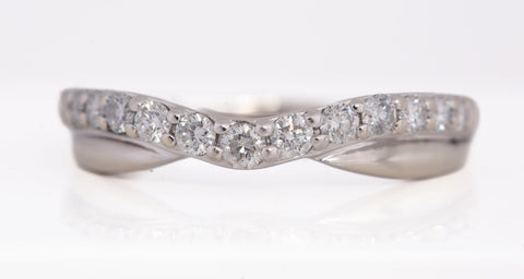 Ladies 14k White Gold Chevron Diamond Ring Size 8.5