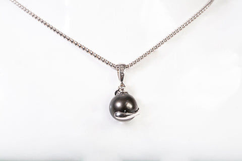 Ladies 14k White Gold Tahitian Black Pearl with Diamond Accent Pendant Necklace
