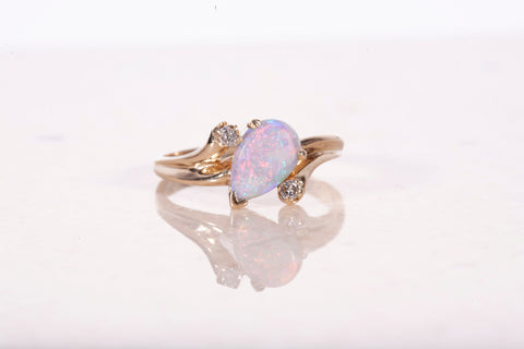 Ladies 14k Yellow Gold Pear Shape Opal w/Diamond Accent Ring